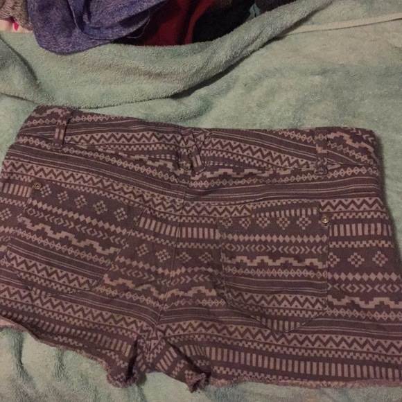Pattern shorts - Picture 2 of 2